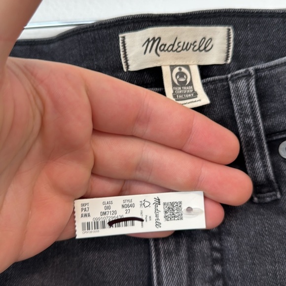 Madewell Kick Out Crop Jeans in Armand Wash - Picture 12 of 16